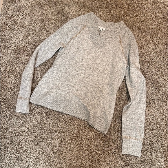 A loves a women Sweater small - Picture 9 of 10